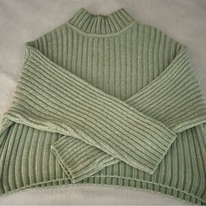 H&M Turtleneck Cropped Sweater